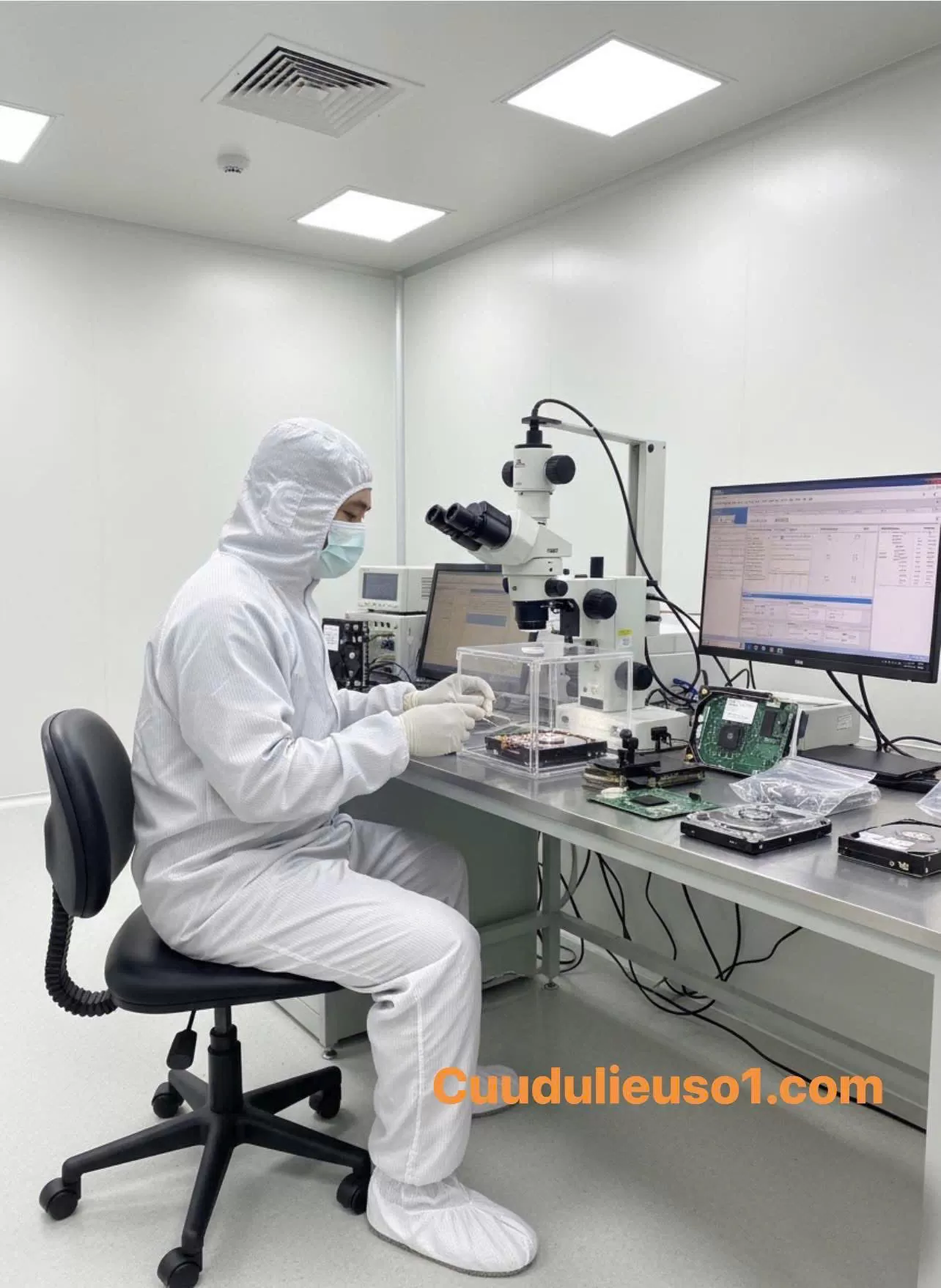 ky thuat vien kliem tra o cung